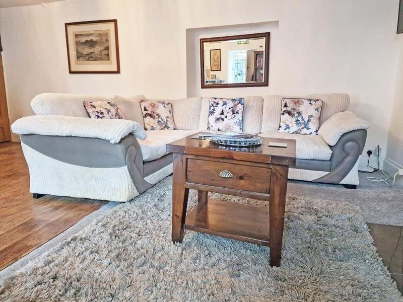Apartamento The Kings Denbigh Exterior foto