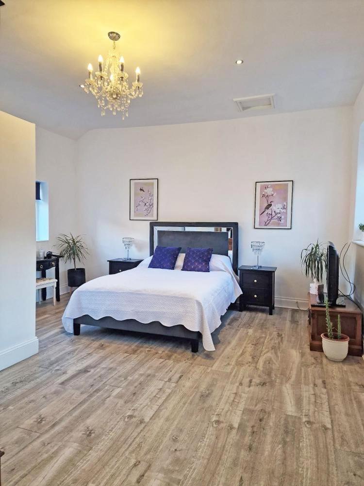 Apartamento The Kings Denbigh Exterior foto